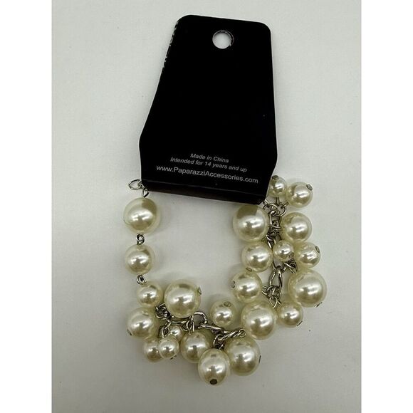 Paparazzi Girls in Pearls White Bracelet New - Picture 2 of 3